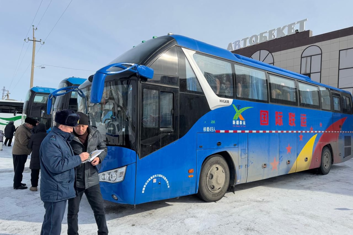 Усть-Каменогорск и ВКО / ШҚО-да мыңнан астам қоғамдық көлік жүргізушісі заң бұзған