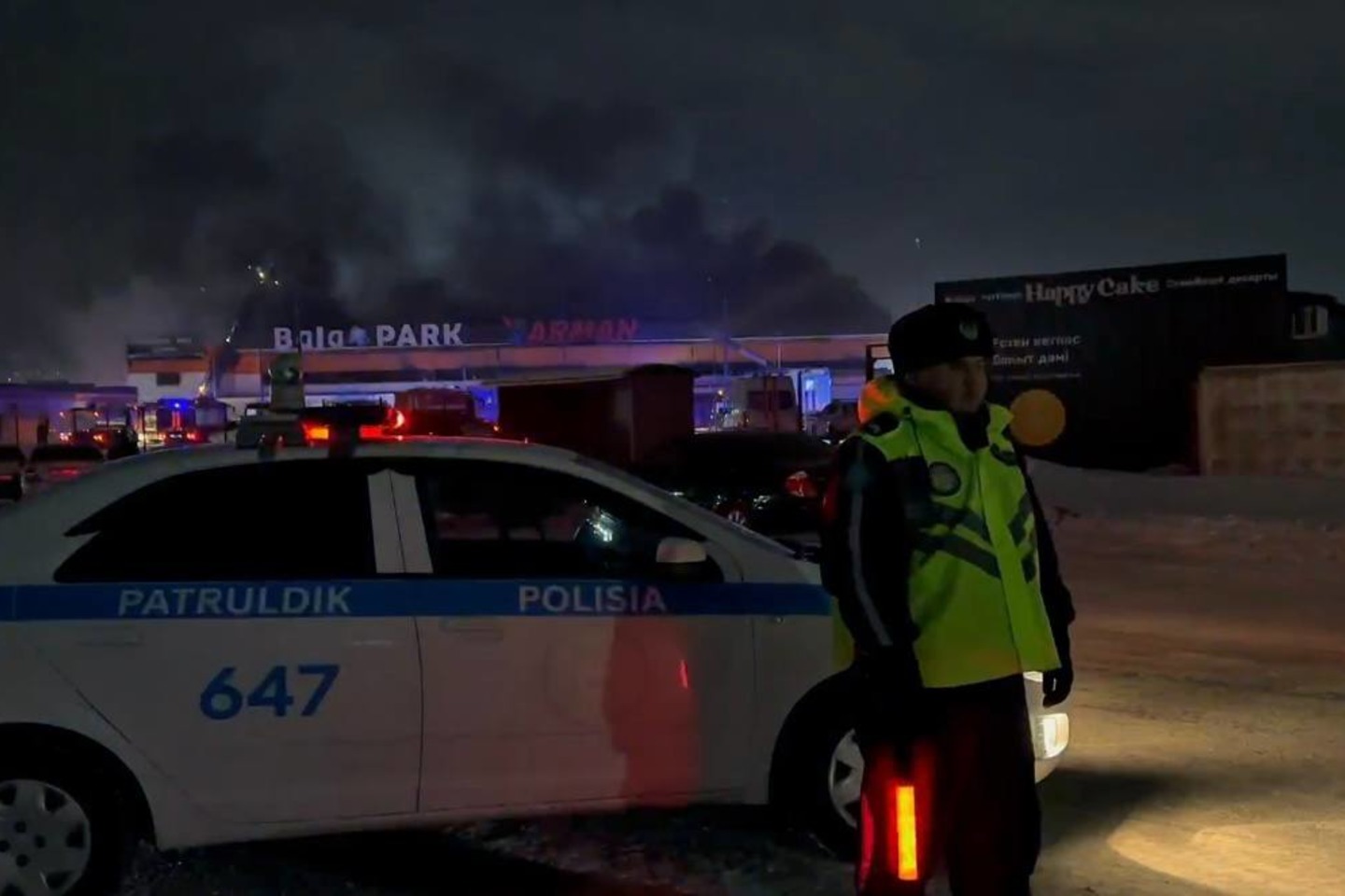 Новости Казахстана / Кеше Семейдегі балалар ойын-сауық орталығында өрт шықты