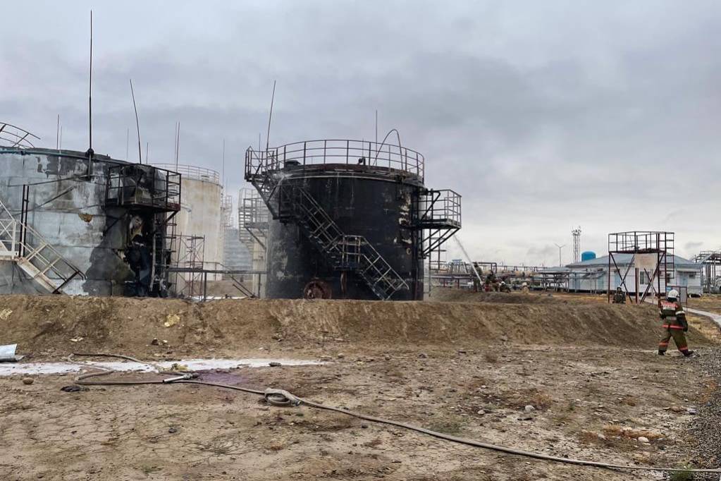 Происшествия в Казахстане и мире / На газоперерабатывающем заводе в Жамбылской области произошел пожар