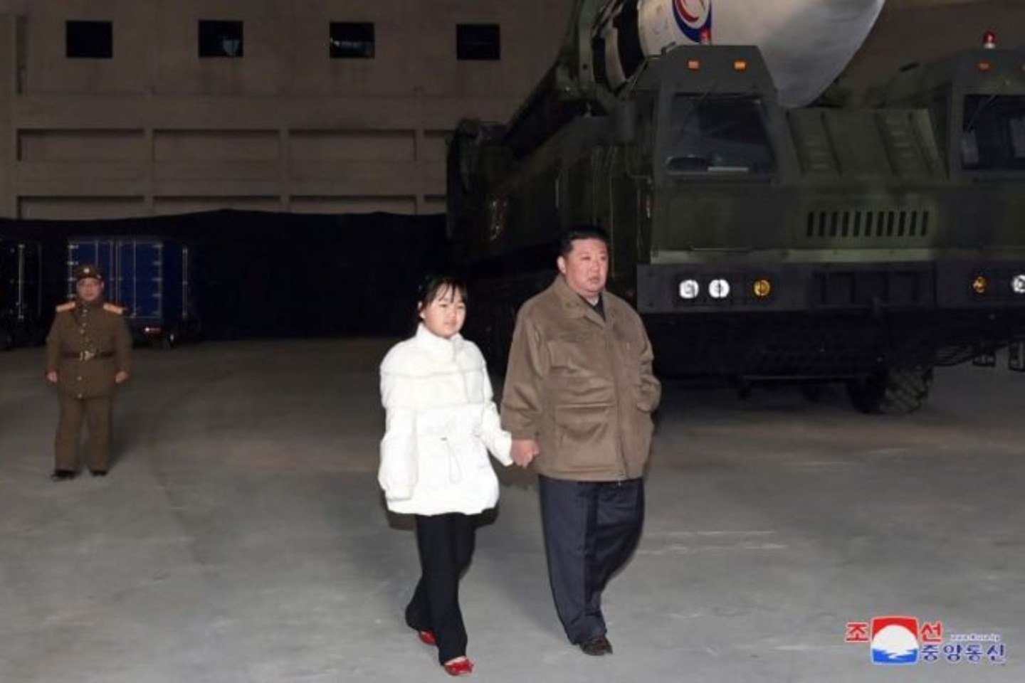 Новости мира / В сети появились первые фото дочери Ким Чен Ына