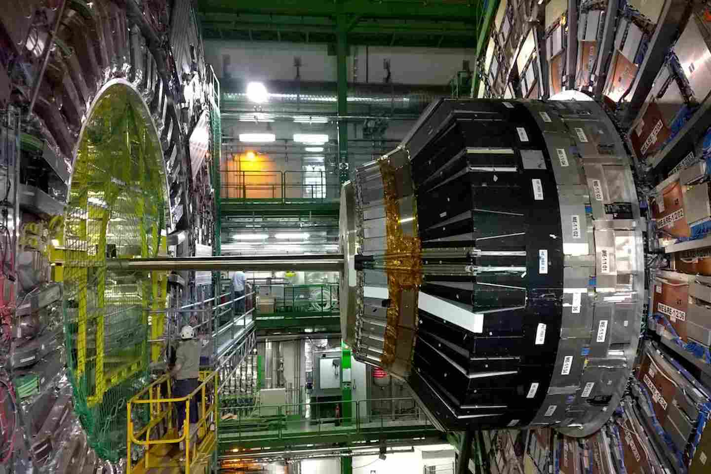 Новости мира / Интересные новости / В России приступили к сборке большого кольца СКИФ Новости мира / Интересные новости / В России приступили к сборке большого кольца СКИФ