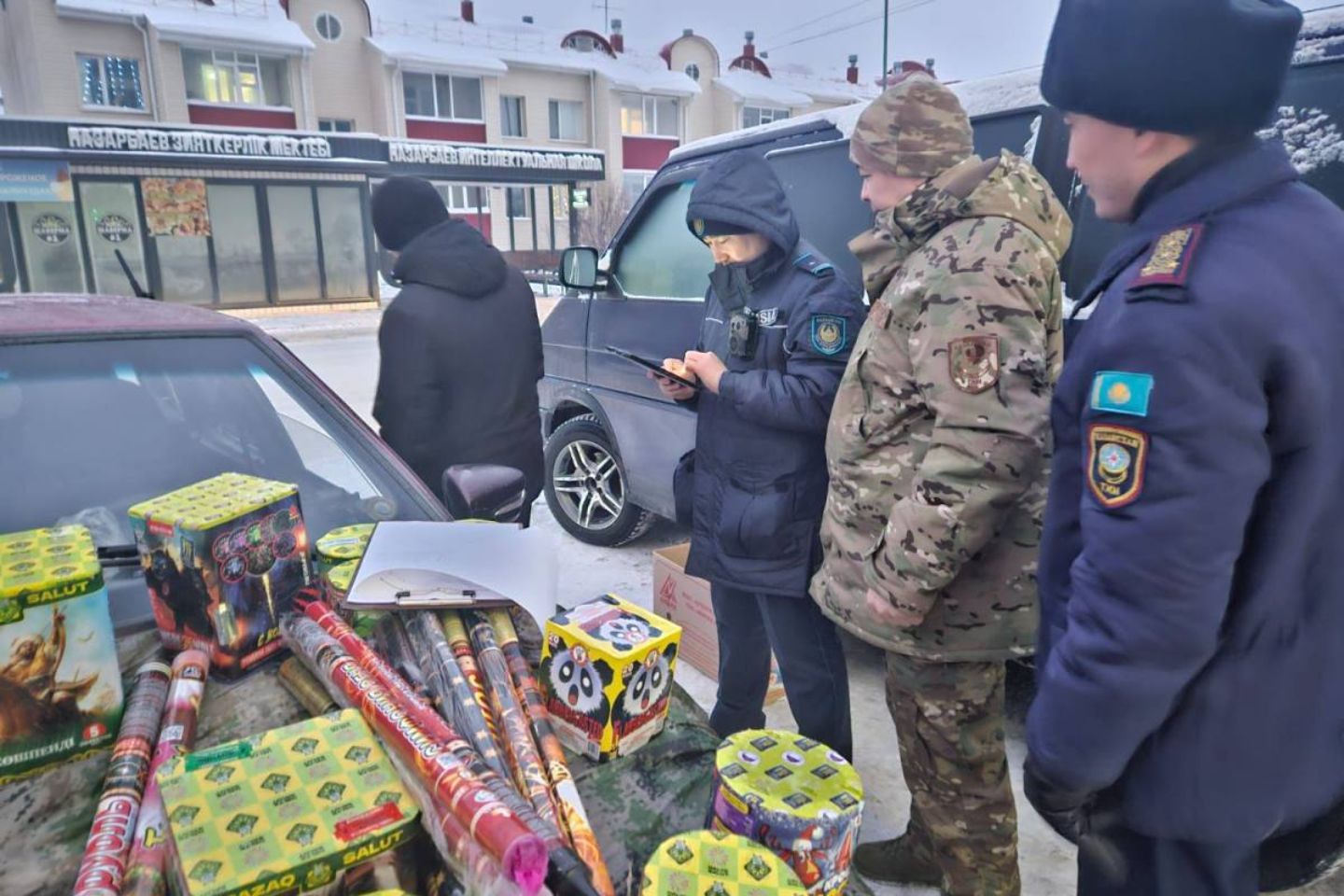 Новости Казахстана / В СКО изъяли почти шесть тысяч единиц нелегальной пиротехники Новости Казахстана / В СКО изъяли почти шесть тысяч единиц нелегальной пиротехники