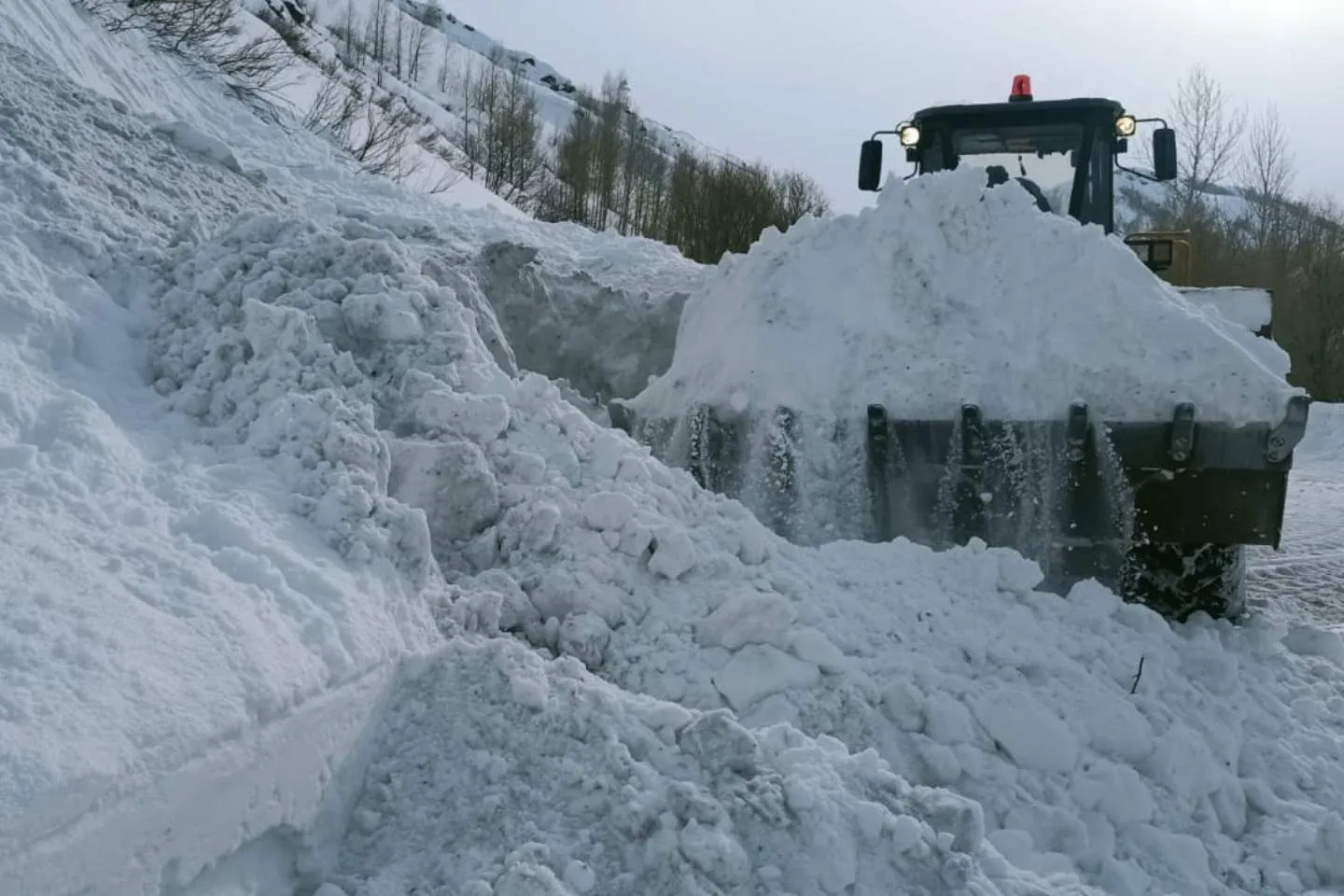 Усть-Каменогорск и ВКО / Угрозу схода лавин объявили в Восточном Казахстане