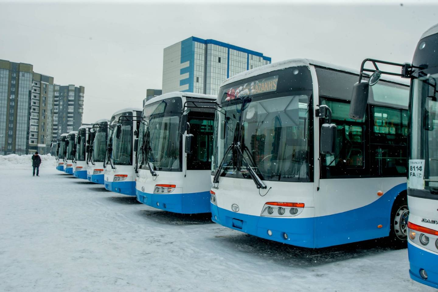 Усть-Каменогорск и ВКО / Жаксылык Омар: "Правой рукой даем субсидии, левой должны получить новые автобусы"