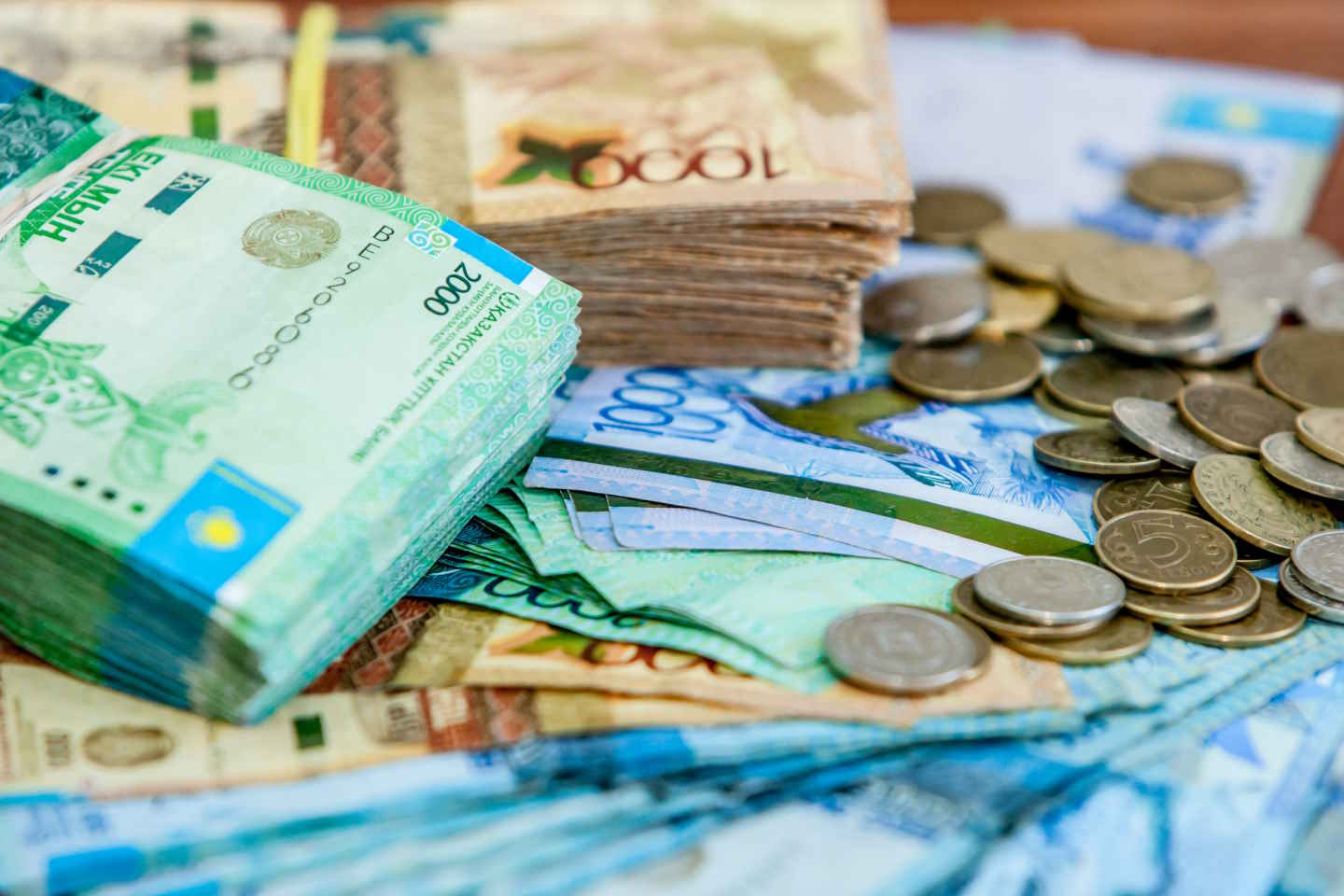 Новости Казахстана / Экономика в Казахстане / Казахстанцы начали зарабатывать на коррупционерах