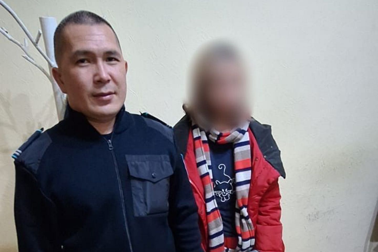 Усть-Каменогорск и ВКО / Усть-Каменогорск / Полицейские в Усть-Каменогорске нашли ребенка, пропавшего трое суток назад