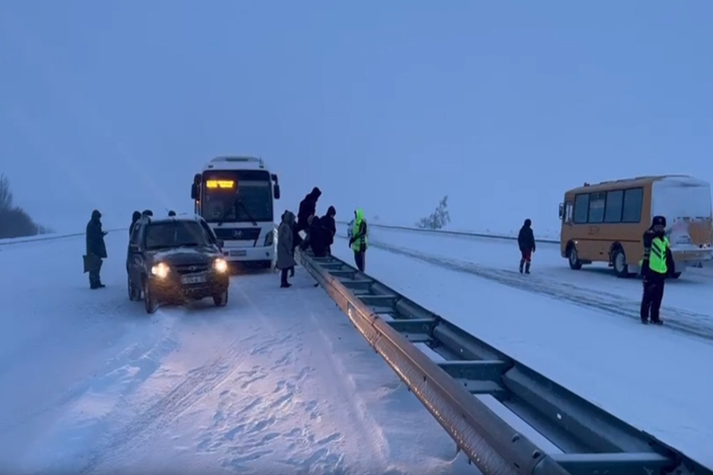 Новости Казахстана / Ресейден келе жатқан автобус жолда қалды