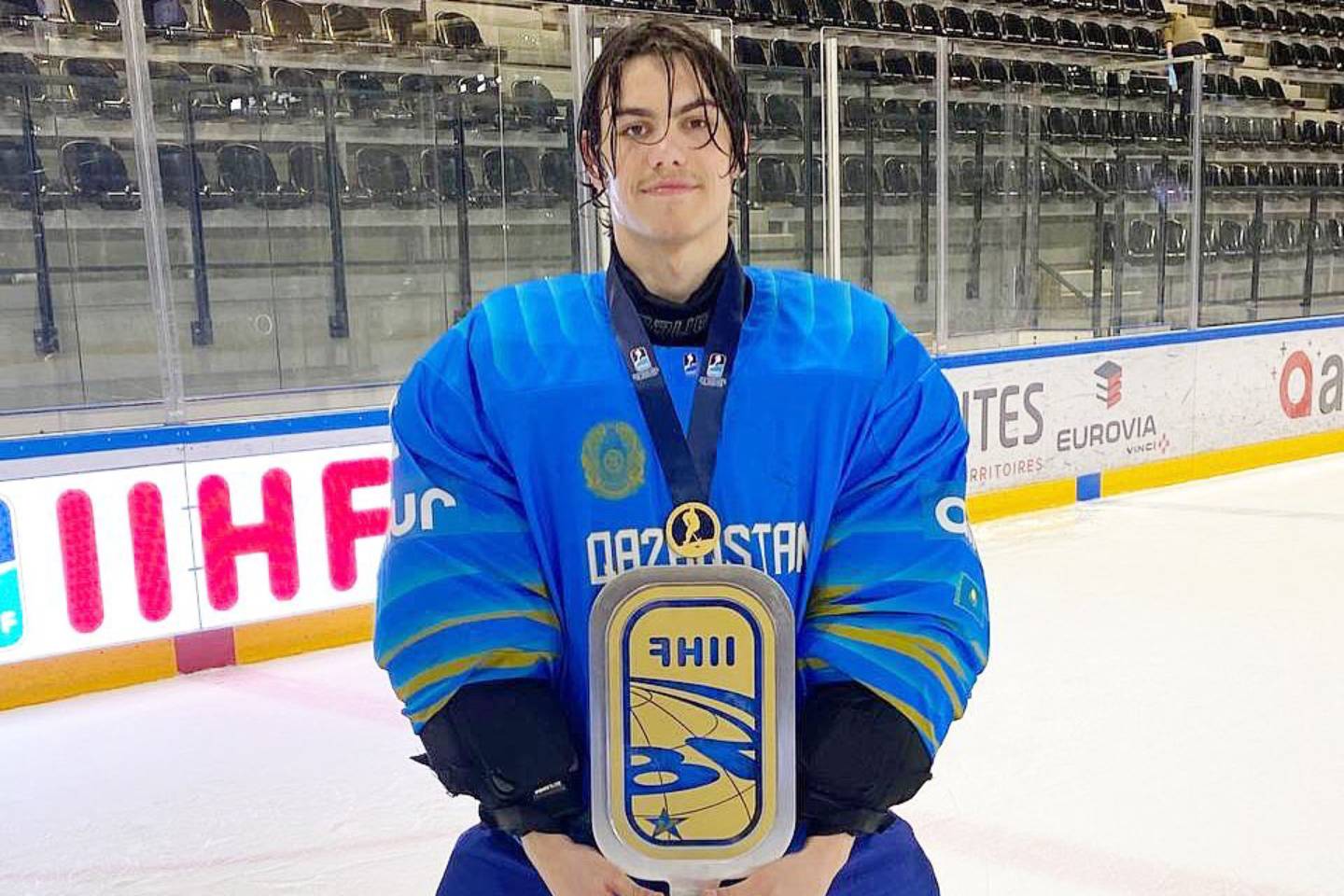 Новости спорта / Новости спорта в мире и Казахстане / Казахстанский хоккеист стал лучшим вратарем юношеского ЧМ-2023
