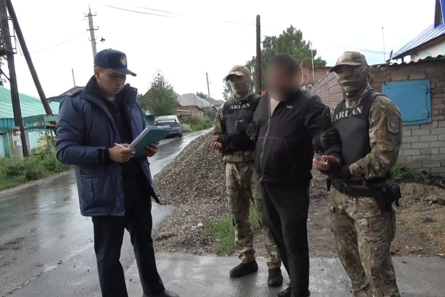 Усть-Каменогорск и ВКО / ШҚО полицейлері 1 млн теңгенің мефедронын тәркіледі