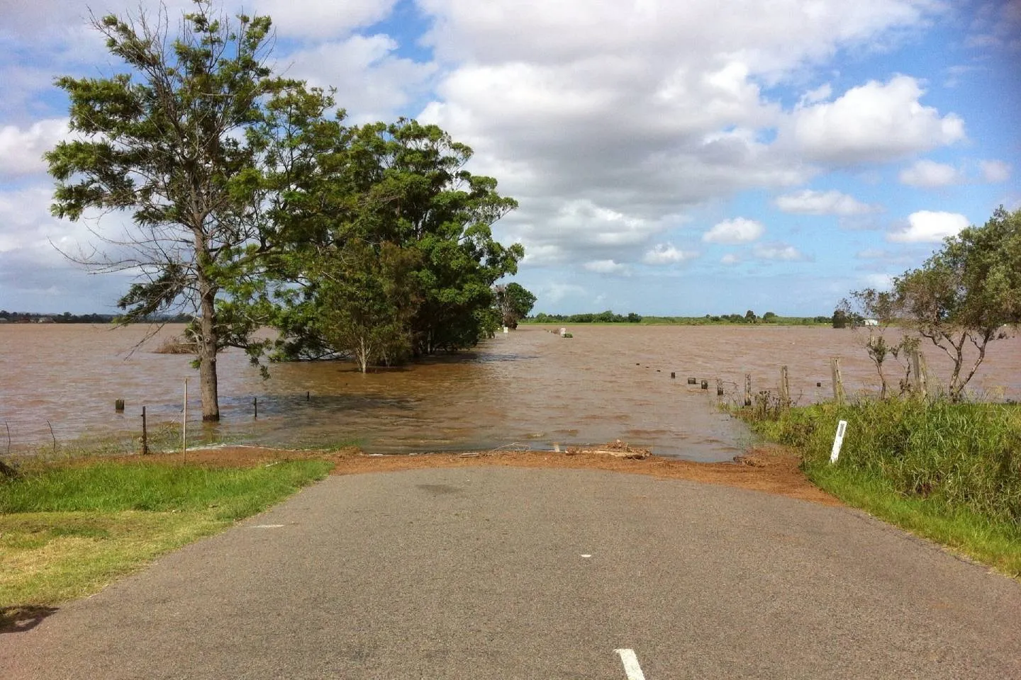 Новости мира / Интересные новости / Катастрофическое наводнение: в Бразилии из берегов вышли 9 рек