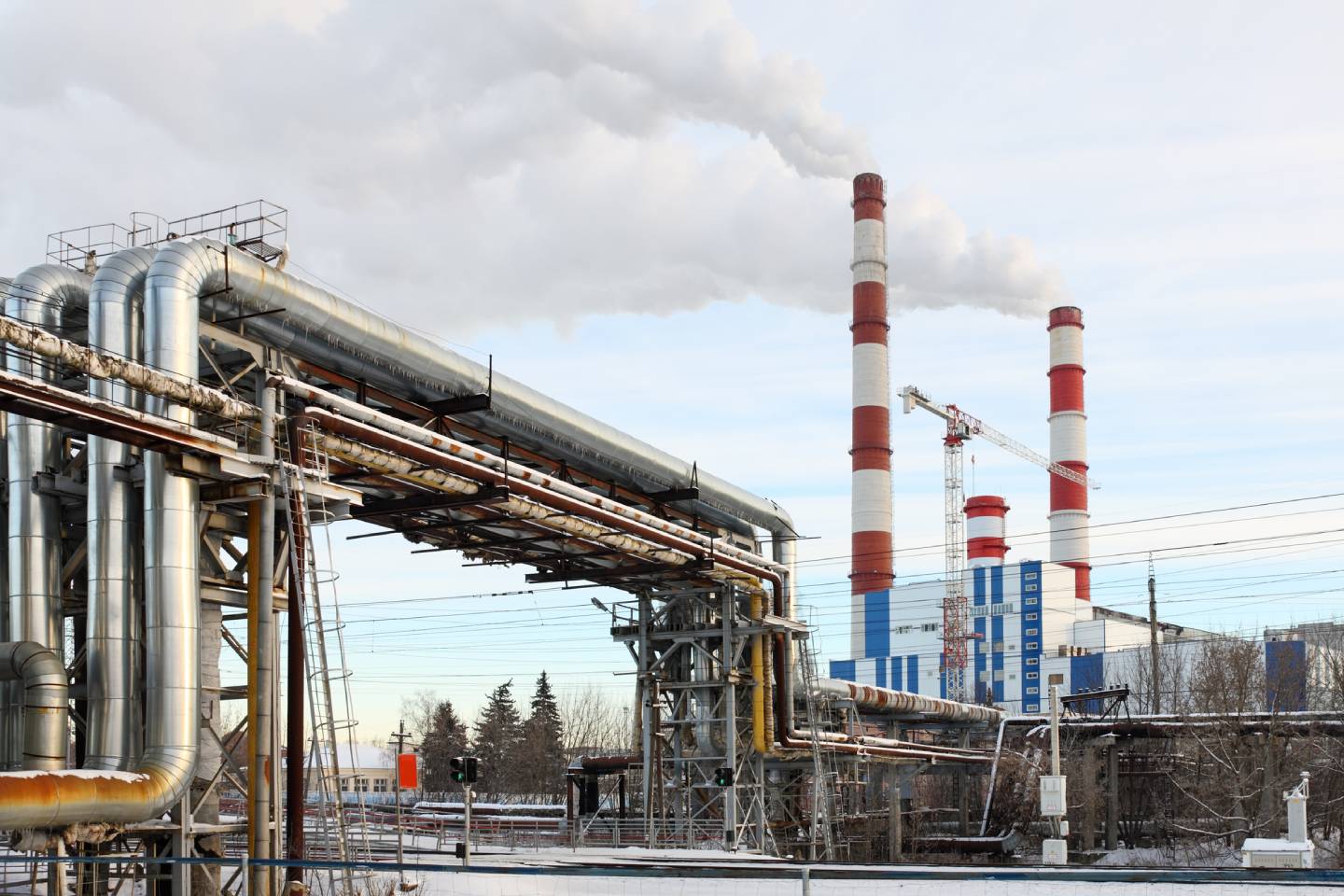 Усть-Каменогорск и ВКО / В Риддере идет строительство надземного трубопровода от местной ТЭЦ