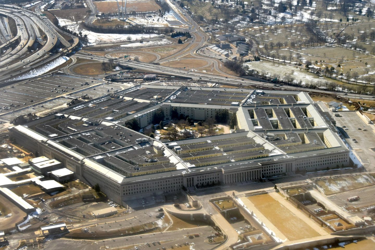 Новости мира / Трамп хочет переименовать министерство обороны США Новости мира / Трамп хочет переименовать министерство обороны США