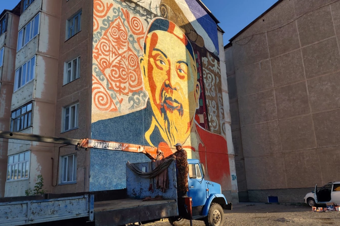 Усть-Каменогорск и ВКО / Зайсан (Зайсанский р-он) / Зайсан қаласында алғашқы мурал пайда болды