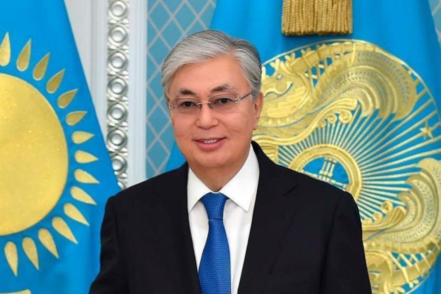 Новости Казахстана / Президент қазақстандықтарды Алғыс айту күнімен құттықтады
