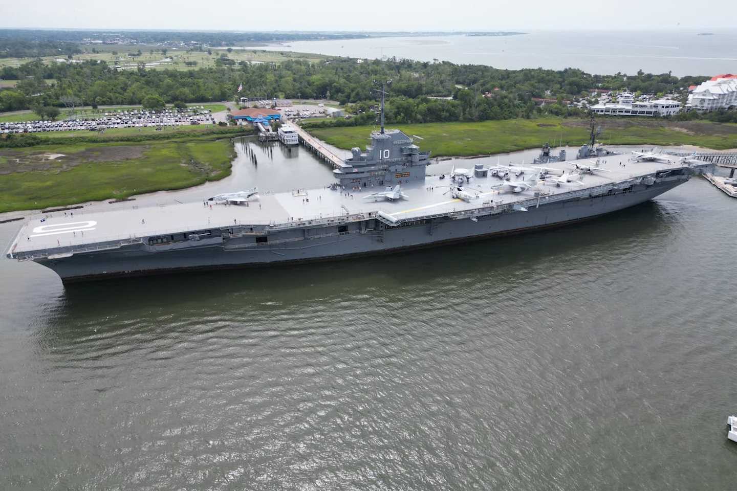 Новости мира / Политика в мире / Франция хочет построить новый авианосец