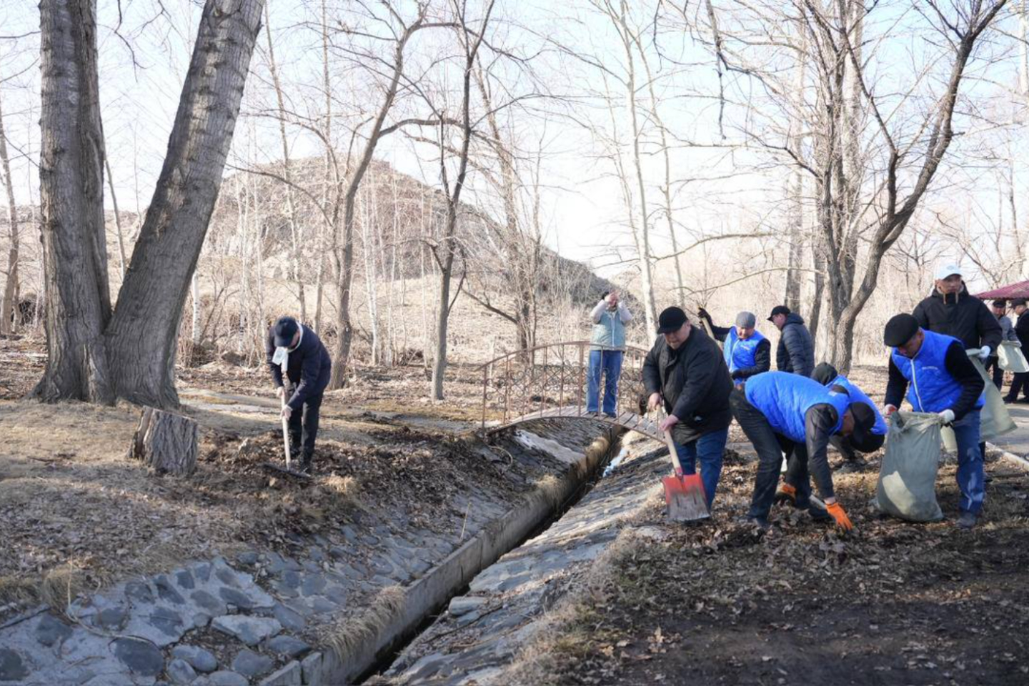Усть-Каменогорск и ВКО / Усть-Каменогорск / Эстафета чистоты: жители ВКО присоединились к республиканской акции