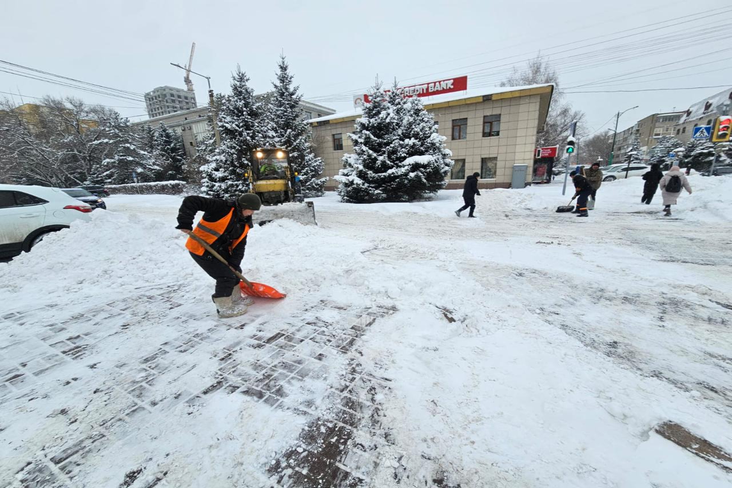 Усть-Каменогорск и ВКО / Усть-Каменогорск / Уборка улиц после сильного снегопада продолжается в Усть-Каменогорске Усть-Каменогорск и ВКО / Усть-Каменогорск / Уборка улиц после сильного снегопада продолжается в Усть-Каменогорске