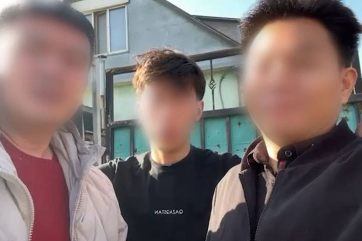 Новости Казахстана / В Алматы поймали лжеполицейских, вымогавших деньги у иностранцев