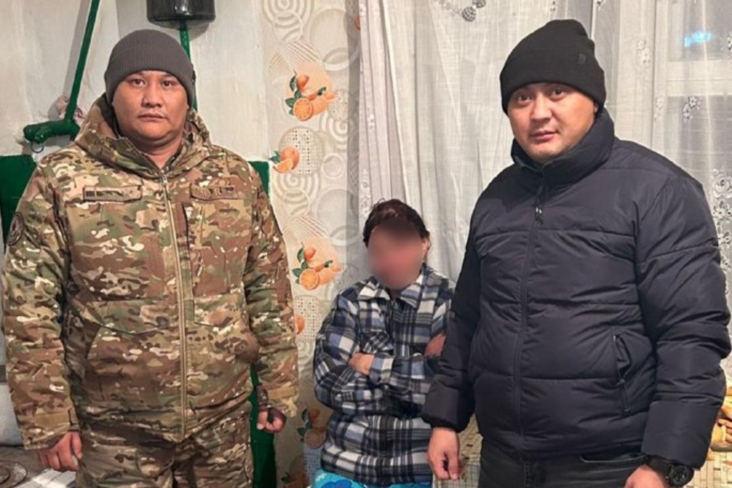 Новости Казахстана / Казахстанские спасатели обнаружили женщину, потерявшуюся в степи из-за тумана