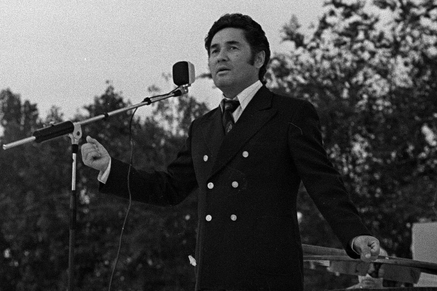 Усть-Каменогорск и ВКО / Жителей и гостей ВКО приглашают вспомнить творчество певца Ермека Серкебаева