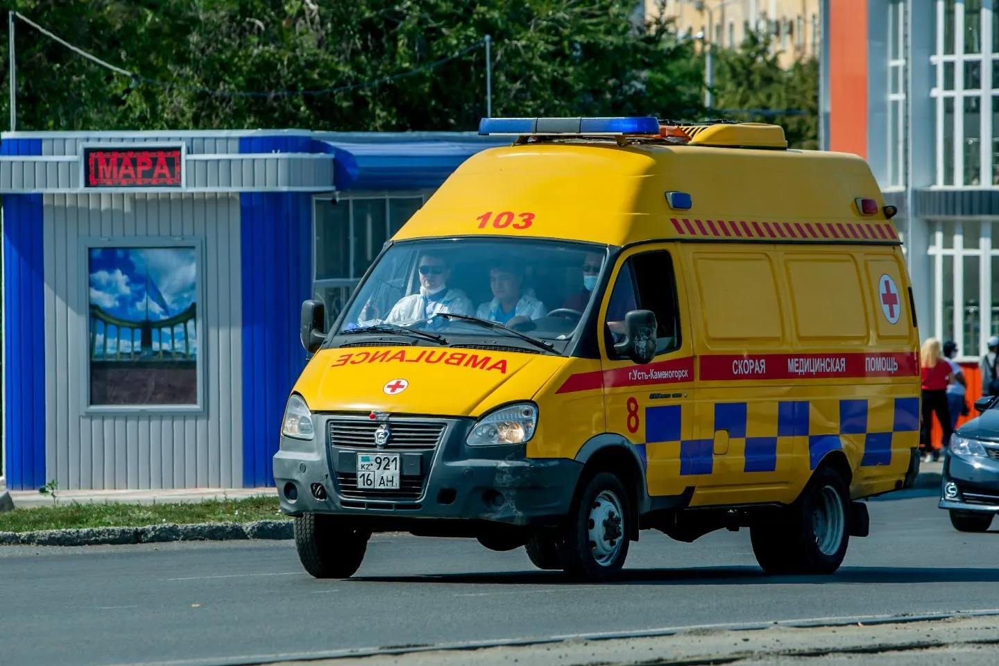 Происшествия в Казахстане и мире / ДТП / Карета скорой помощи попала в аварию в Акмолинской области