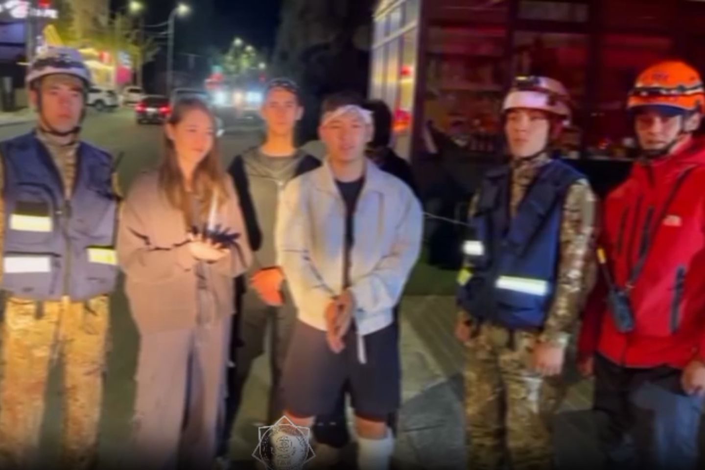 Новости Казахстана / Подростки застряли на обрыве в Алматинских горах и вызвали МЧС Новости Казахстана / Подростки застряли на обрыве в Алматинских горах и вызвали МЧС