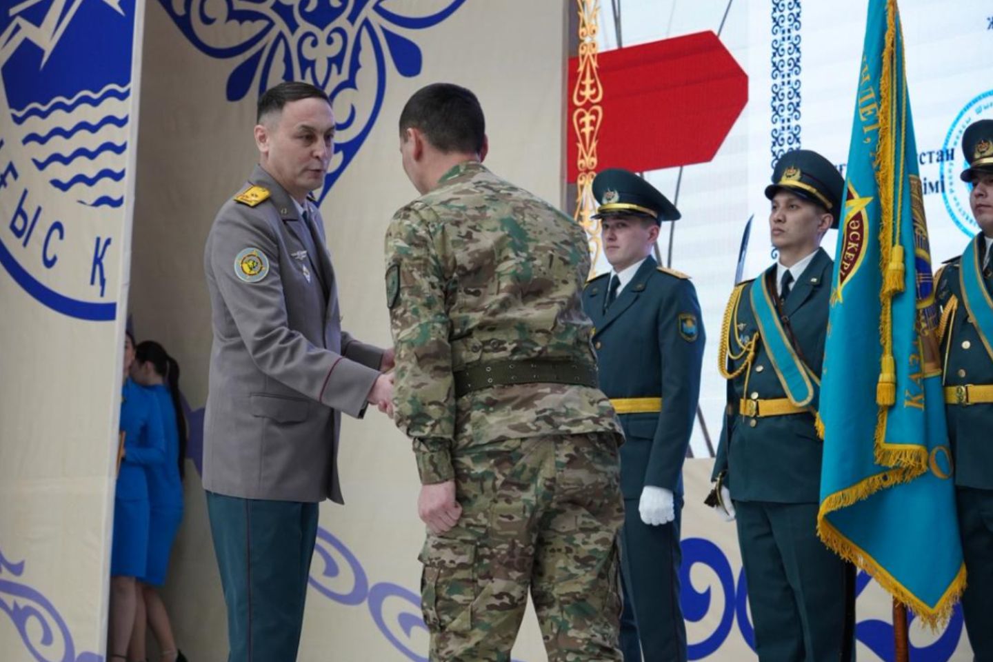 Усть-Каменогорск и ВКО / В Усть-Каменогорске одна из воинских частей отметила 66-летие службы Усть-Каменогорск и ВКО / В Усть-Каменогорске одна из воинских частей отметила 66-летие службы