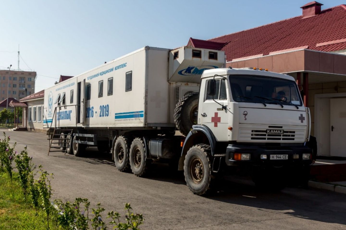 Усть-Каменогорск и ВКО / Для больницы Тарбагатайского района приобретен мобильный медицинский комплекс Усть-Каменогорск и ВКО / Для больницы Тарбагатайского района приобретен мобильный медицинский комплекс