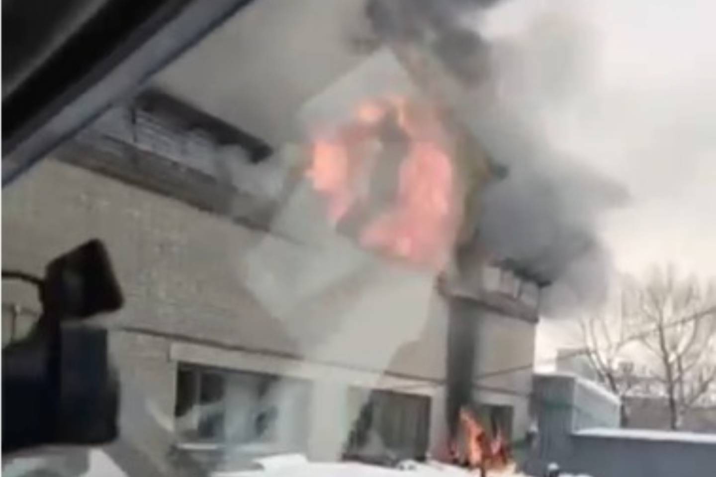 Усть-Каменогорск и ВКО / Усть-Каменогорск / Пожар начался на одном из предприятий Усть-Каменогорска