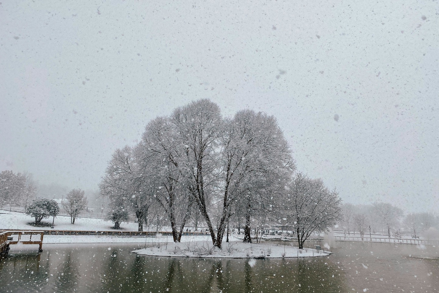 Усть-Каменогорск и ВКО / Ертең ШҚО-да қар жауып, көктайғақ болады Усть-Каменогорск и ВКО / Ертең ШҚО-да қар жауып, көктайғақ болады