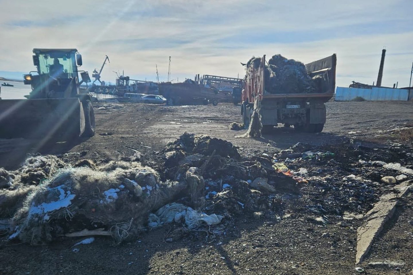Усть-Каменогорск и ВКО / С берегов озера Зайсан и Бухтарминского водохранилища вывезли 17,4 тонны мусора