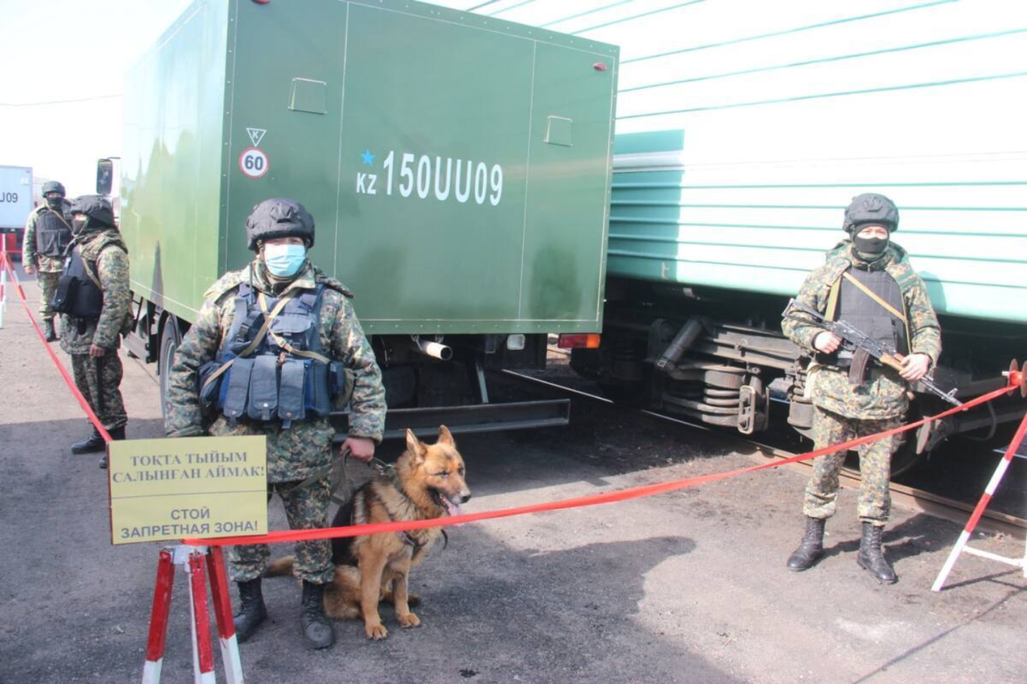 Новости Казахстана / Служащие Нацгвардии РК за год изъяли 2000 телефонов в исправительных учреждениях