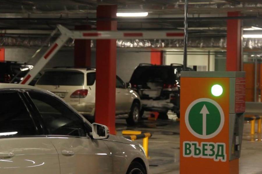 Усть-Каменогорск и ВКО / Сотрудники ДЧС ВКО напоминают, почему въезд на крытый паркинг авто с ГБО запрещен
