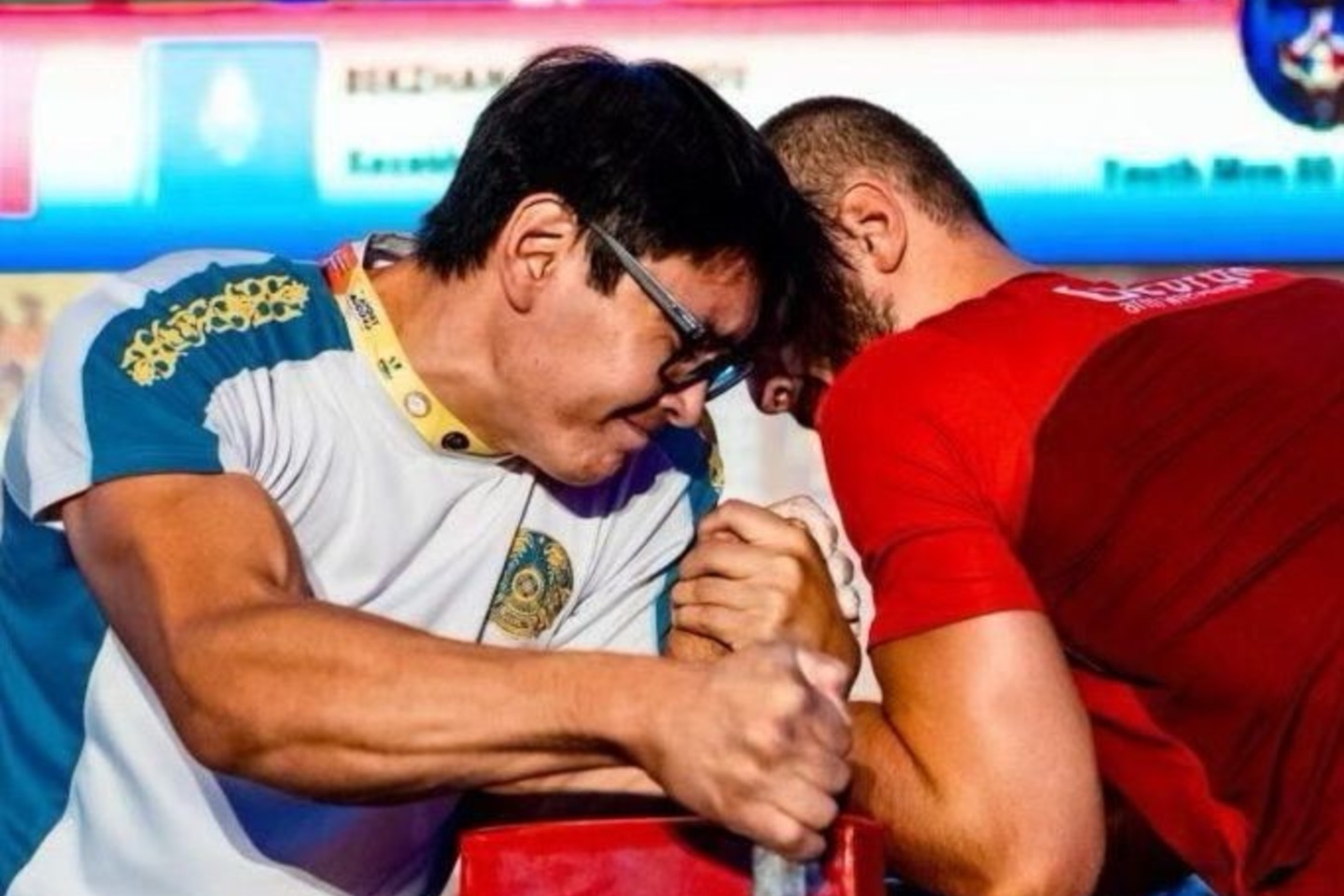 Усть-Каменогорск и ВКО / Шығысқазақстандық спортшы қол күресінен әлем чемпионы атанды