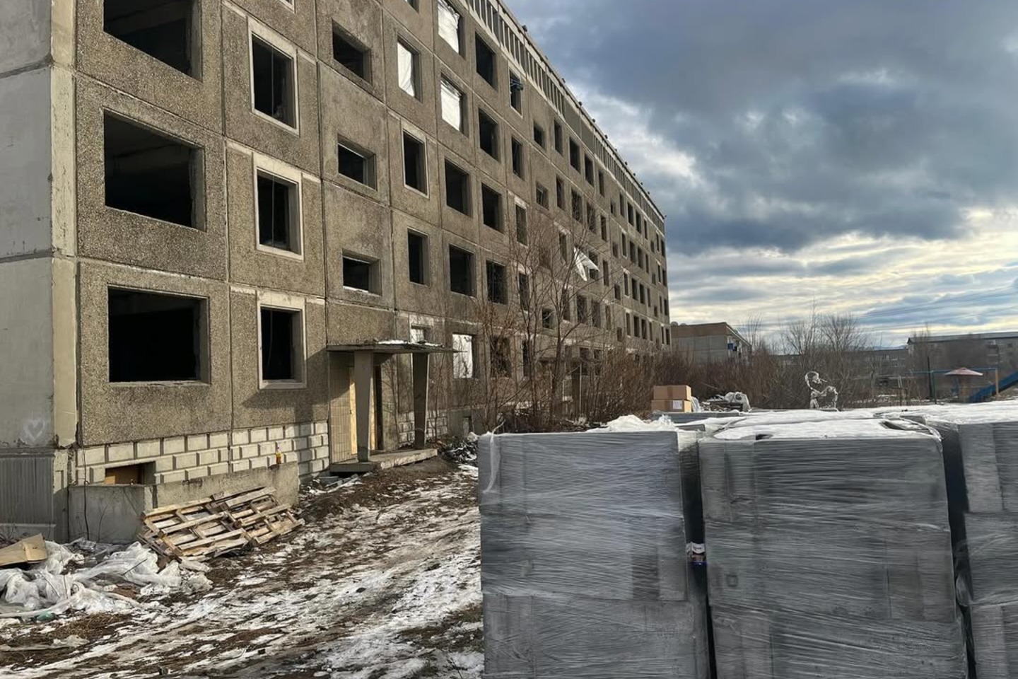 Усть-Каменогорск и ВКО / Алтай (район Алтай) / Жаңа Бұқтырмадағы көппәтерлі үйлердің құрылысы жанданды Усть-Каменогорск и ВКО / Алтай (район Алтай) / Жаңа Бұқтырмадағы көппәтерлі үйлердің құрылысы жанданды