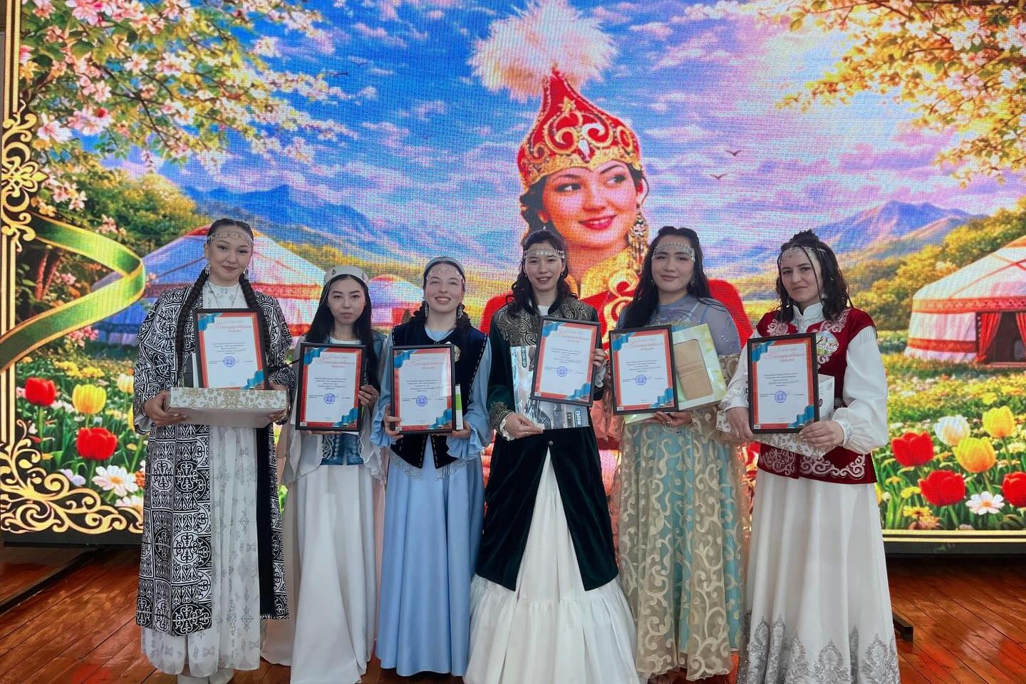 Усть-Каменогорск и ВКО / Алтай (район Алтай) / "Наурыз аруы": в районе Алтай выбрали самых красивых и творческих девушек