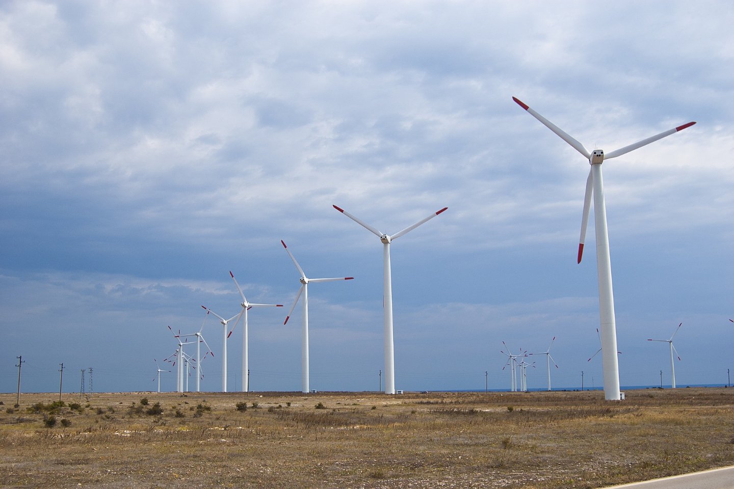 Новости Казахстана / Экономика в Казахстане / 50 млрд тенге инвестируют в возобновляемые источники энергии в РК — Минэнерго