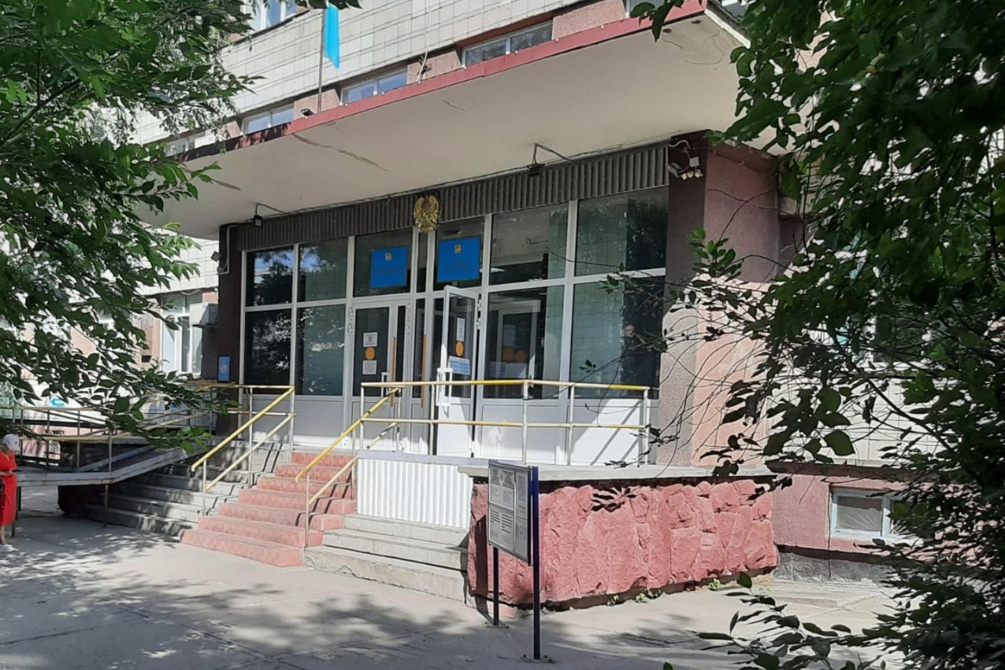 Усть-Каменогорск и ВКО / Усть-Каменогорск / Ремонт начался в здании Поликлиники №1 города Усть-Каменогорска Усть-Каменогорск и ВКО / Усть-Каменогорск / Ремонт начался в здании Поликлиники №1 города Усть-Каменогорска