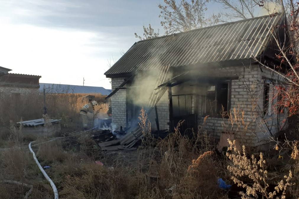 Усть-Каменогорск и ВКО / За сутки спасатели ликвидировали пять пожаров в ВКО