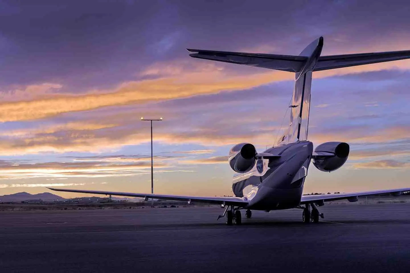 Происшествия в Казахстане и мире / Происшествие с самолетом Qazaq Air расследует министерство транспорта РК