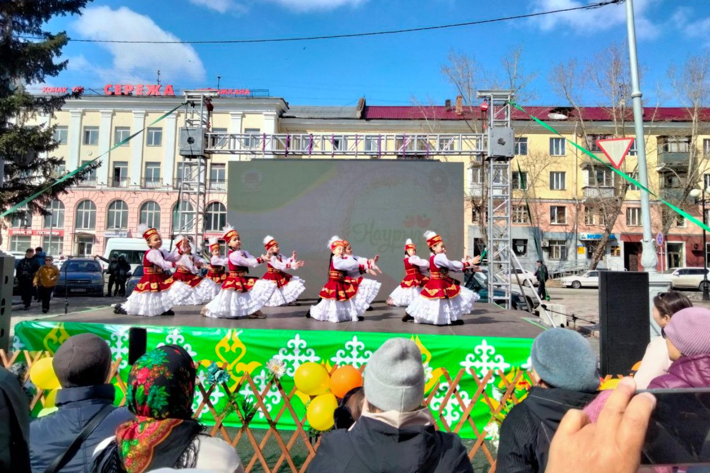 Усть-Каменогорск и ВКО / Усть-Каменогорск / Ярко, весело и активно предлагают провести любимый праздник устькаменогорцам