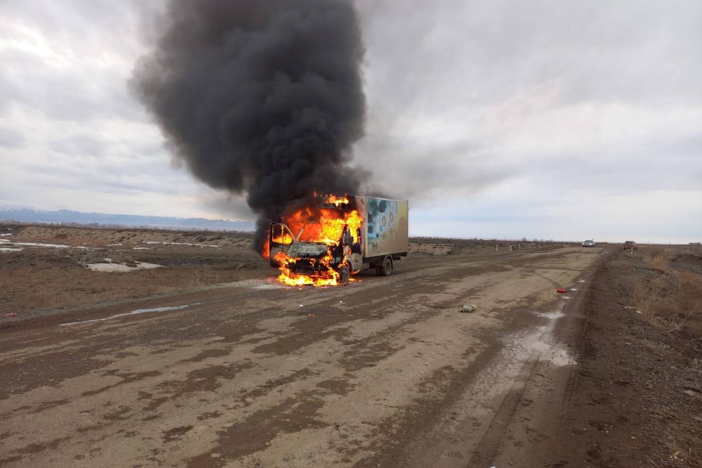 Усть-Каменогорск и ВКО / За сутки спасатели ВКО ликвидировали два автопожара на трассах