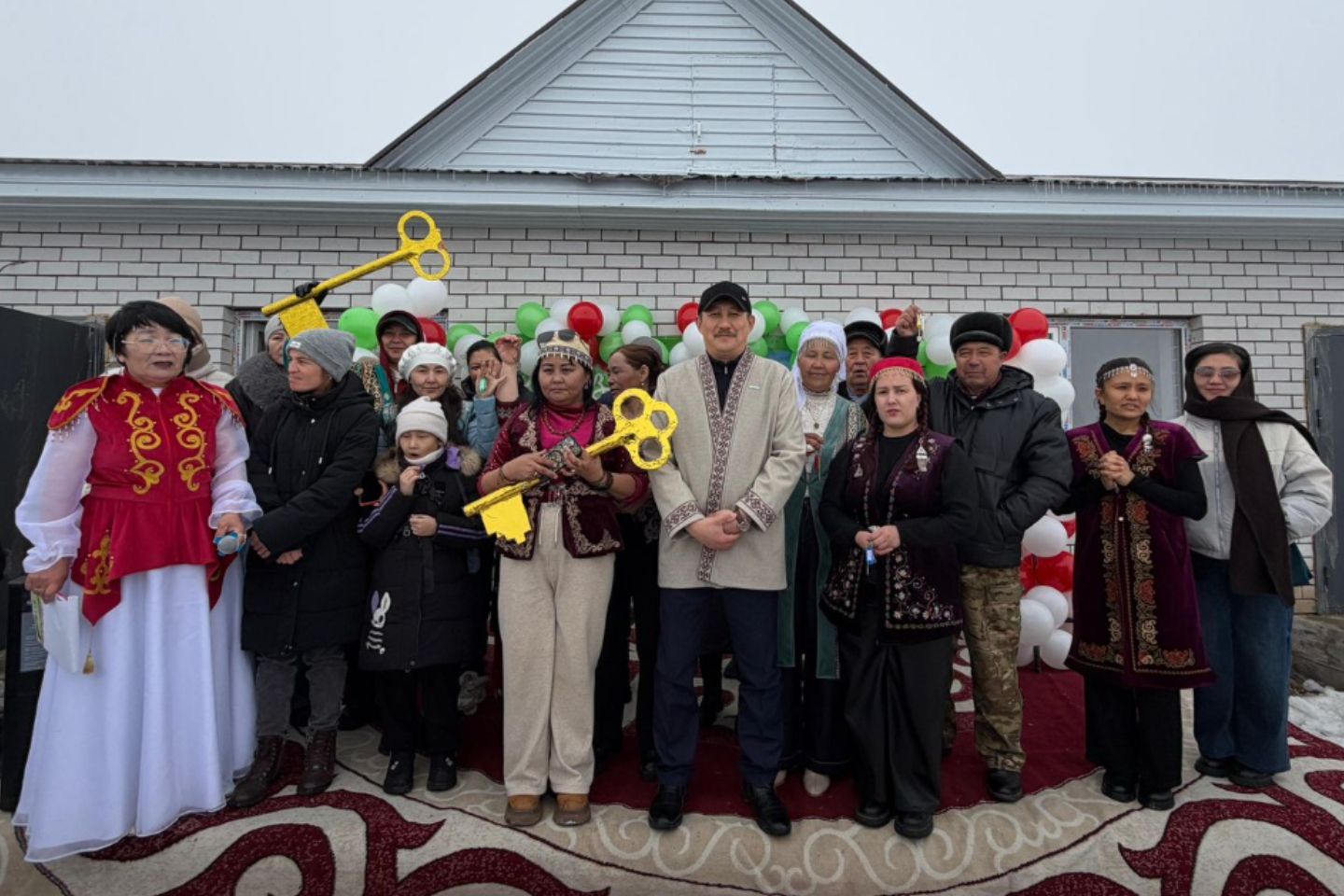 Усть-Каменогорск и ВКО / Жители Восточного Казахстана отметили Наурыз с ключами от новых домов
