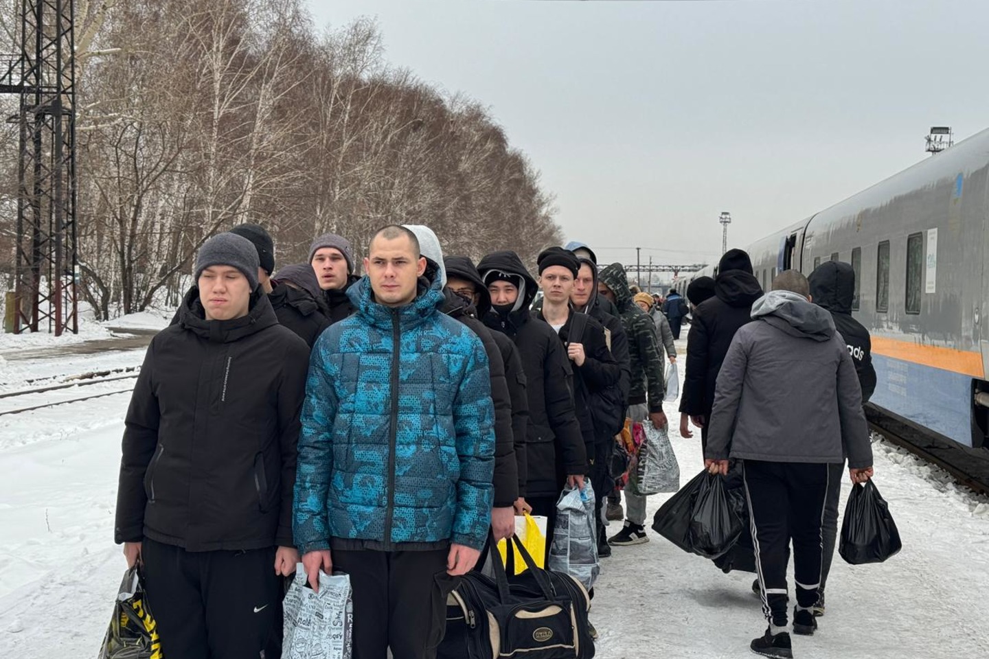 Усть-Каменогорск и ВКО / Өскемендегі Ұлттық ұланның әскери бөліміне алпыстан астам жас сарбаз келді