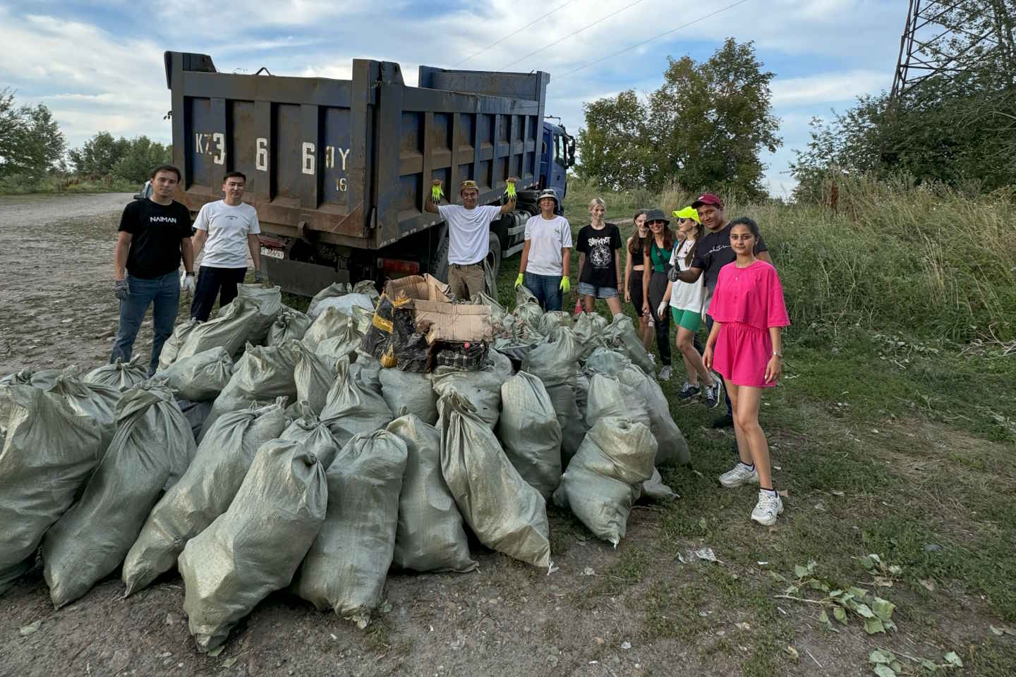 Усть-Каменогорск и ВКО / В Усть-Каменогорске завершился очередной экологический субботник