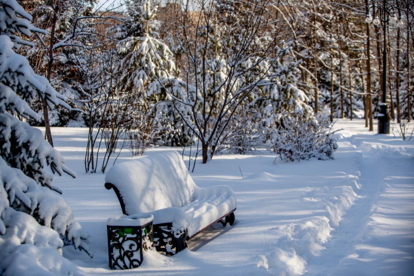 Усть-Каменогорск и ВКО / Ертең ШҚО-да қар жауып, бұрқасын соғады