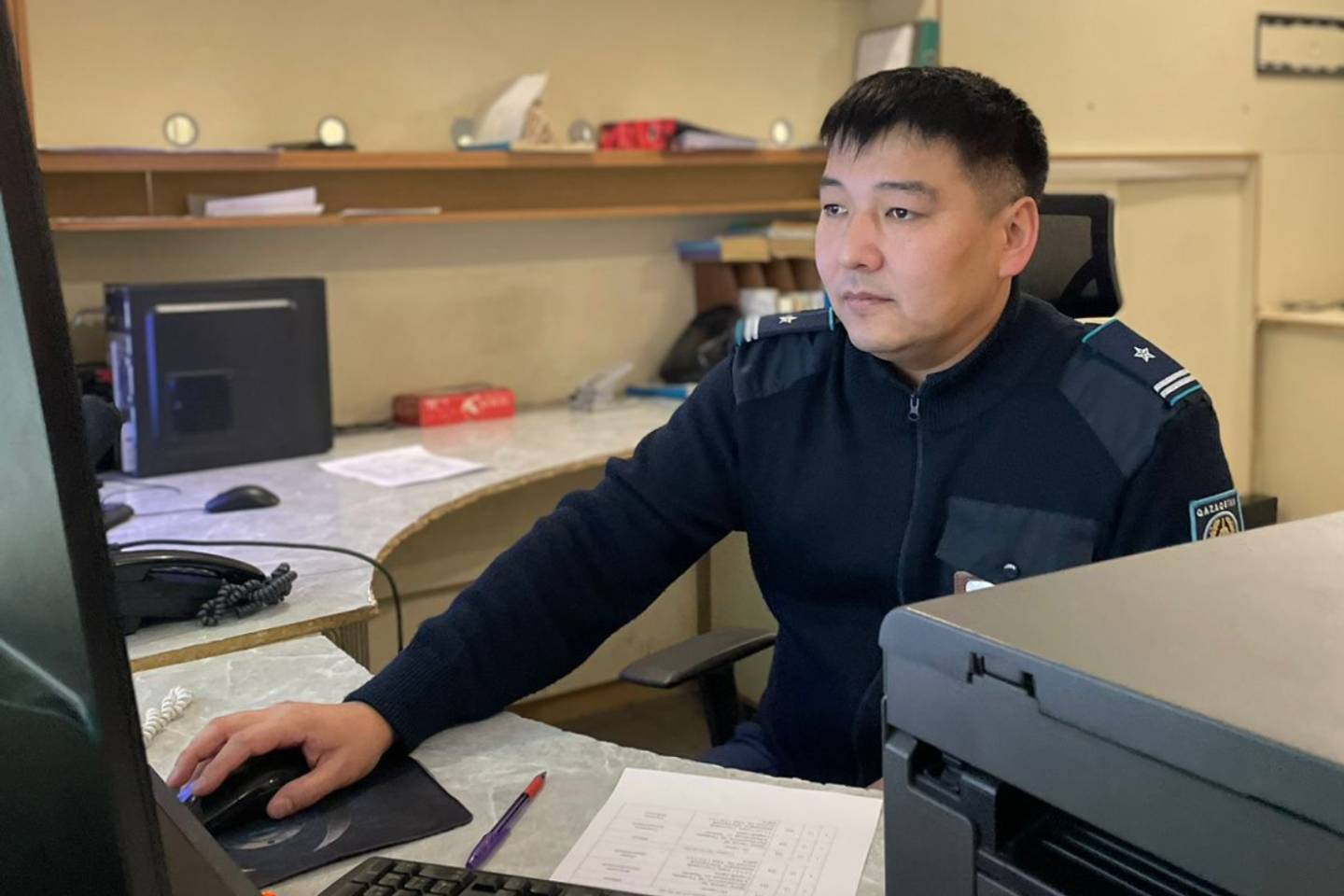 Усть-Каменогорск и ВКО / Жизни девяти туристов спас полицейский в ВКО