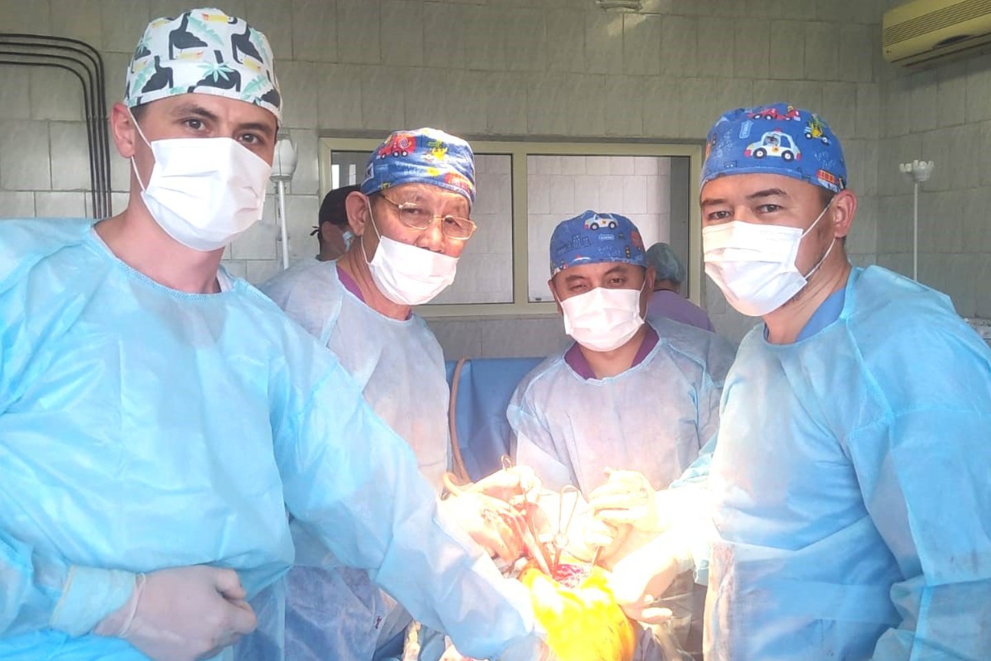 Усть-Каменогорск и ВКО / Хирурги района Алтай теперь могут проводить сложнейшие ортопедические операции