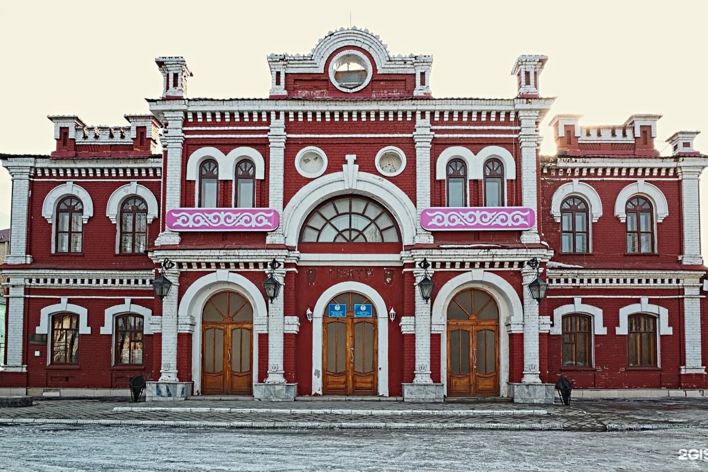 Усть-Каменогорск и ВКО / ШҚО театрының оперетта труппасы үздік туындыларын ұсынады Усть-Каменогорск и ВКО / ШҚО театрының оперетта труппасы үздік туындыларын ұсынады