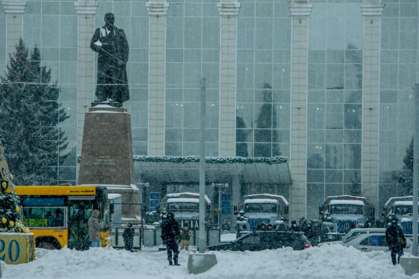 Усть-Каменогорск и ВКО / Усть-Каменогорск / Аким города о 5 января 2022-го: "Больше всего боялись, что будут погромы"